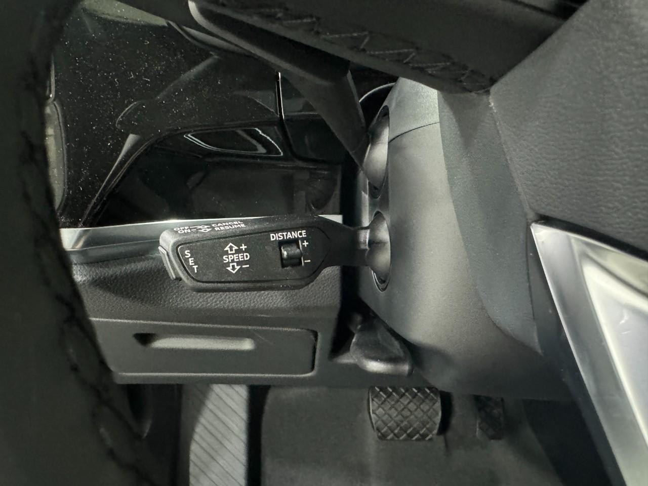 Audi Q3 Vehicle Full-screen Gallery Image 31