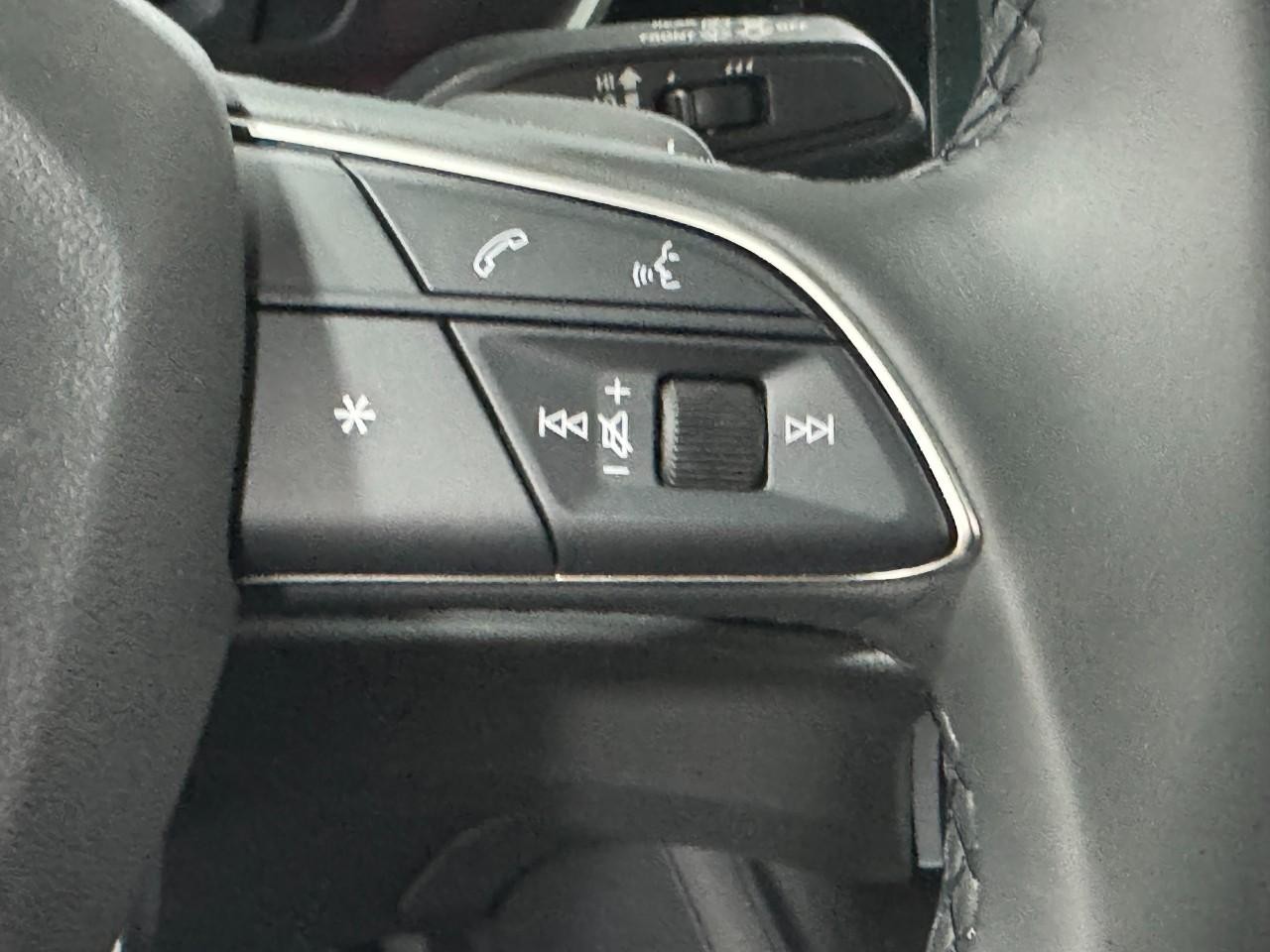 Audi Q3 Vehicle Full-screen Gallery Image 33