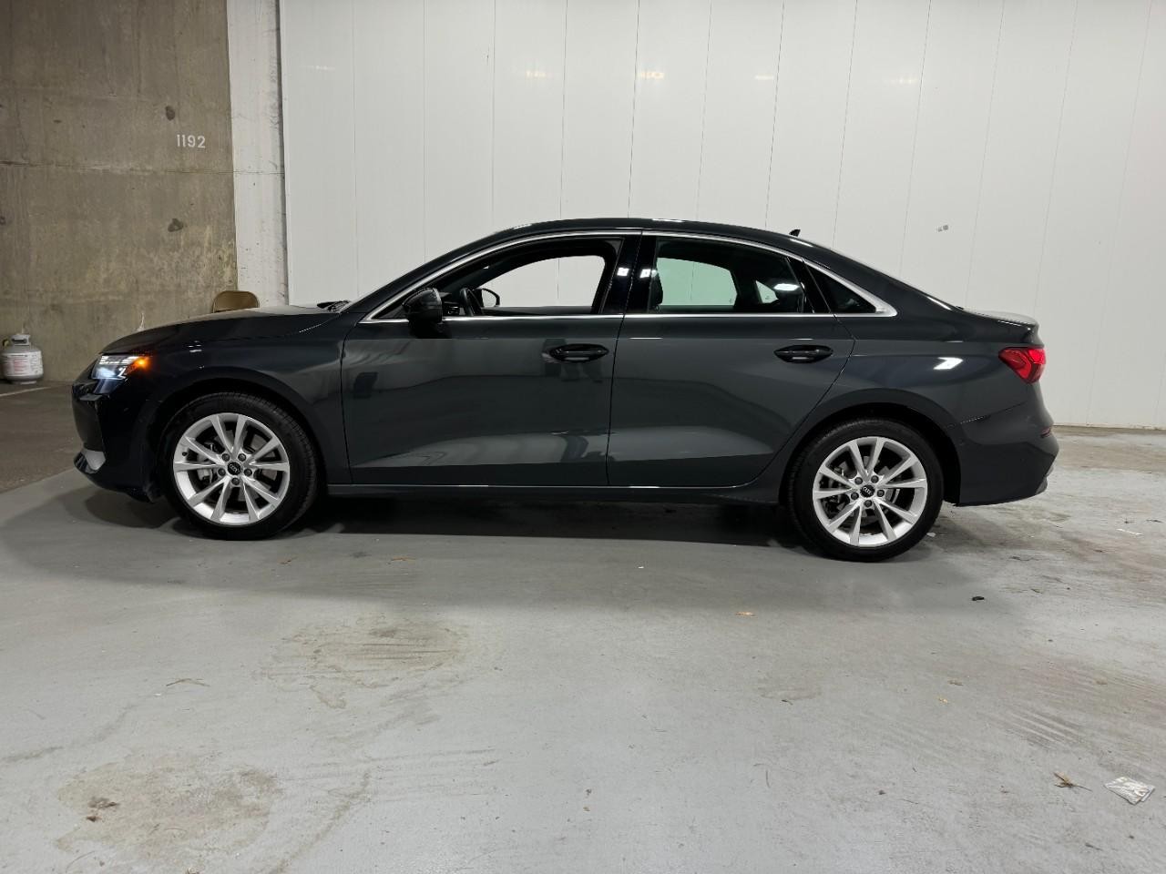 Audi A3 Vehicle Full-screen Gallery Image 02