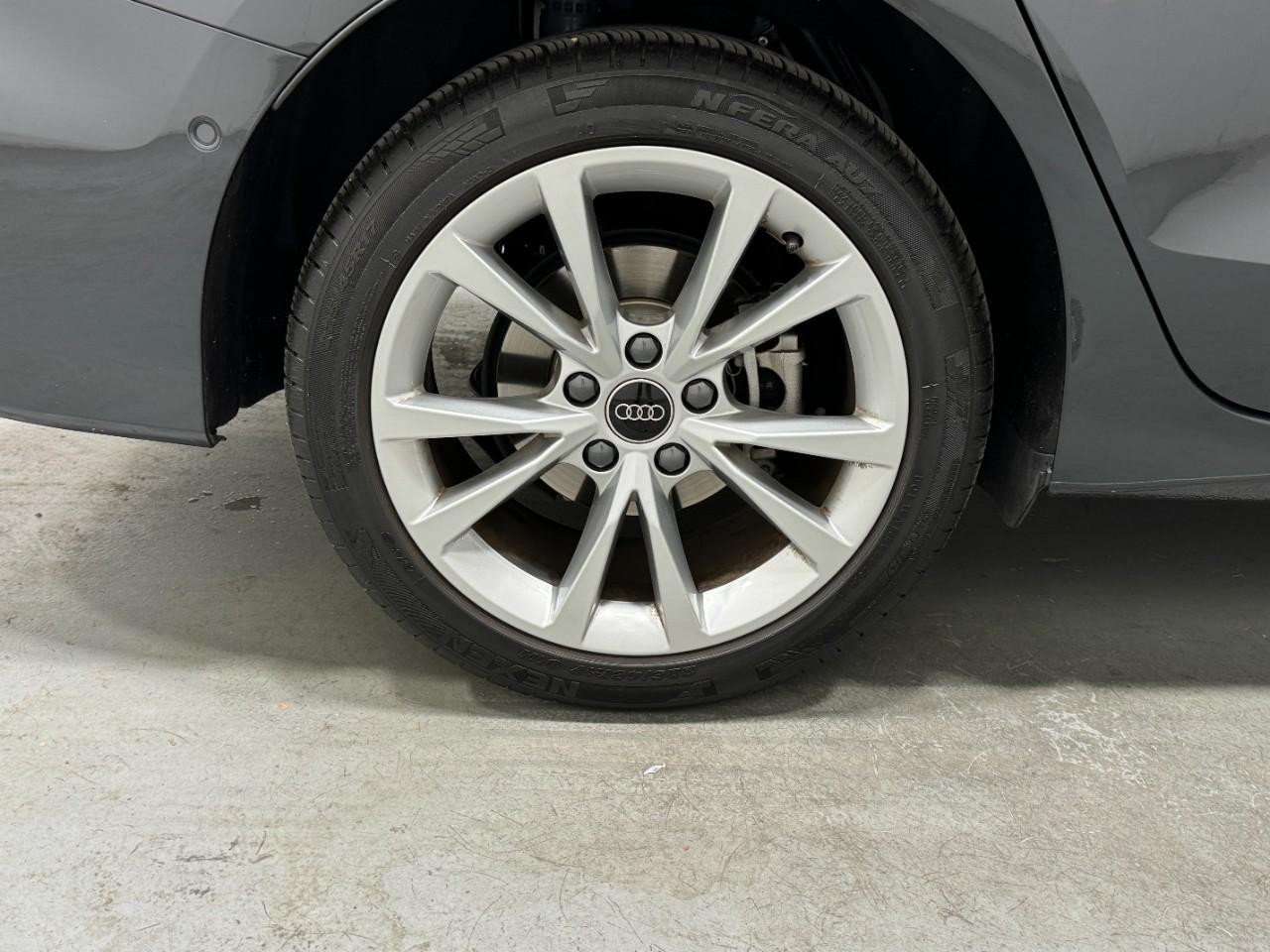 Audi A3 Vehicle Full-screen Gallery Image 05