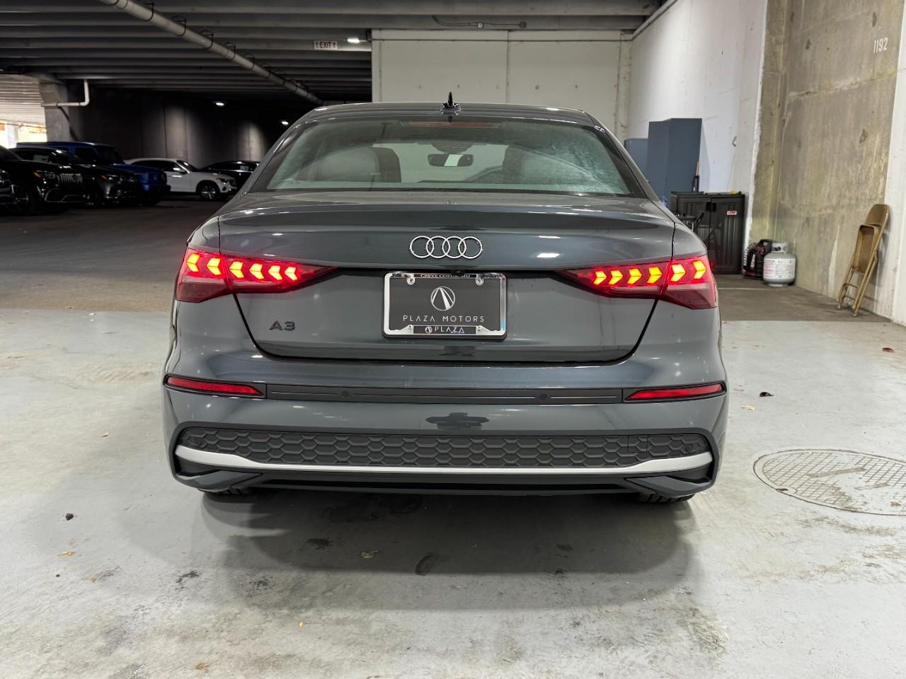 Audi A3 Vehicle Full-screen Gallery Image 09