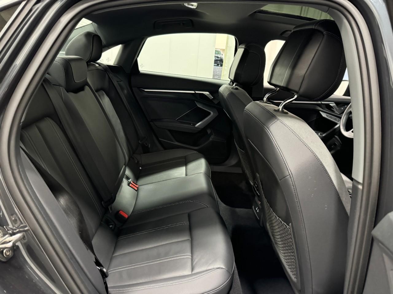 Audi A3 Vehicle Full-screen Gallery Image 10