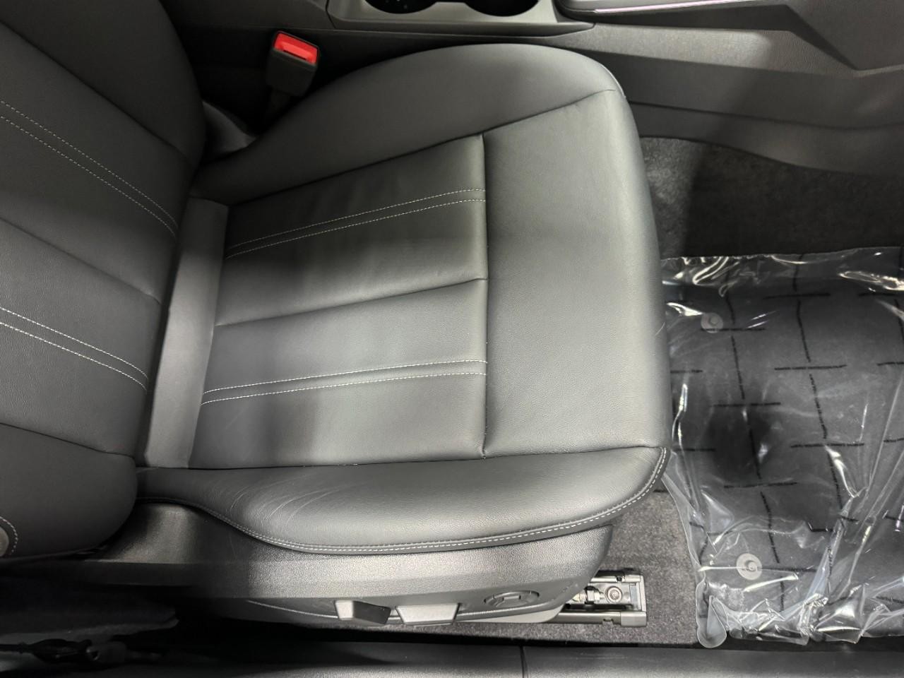 Audi A3 Vehicle Full-screen Gallery Image 19