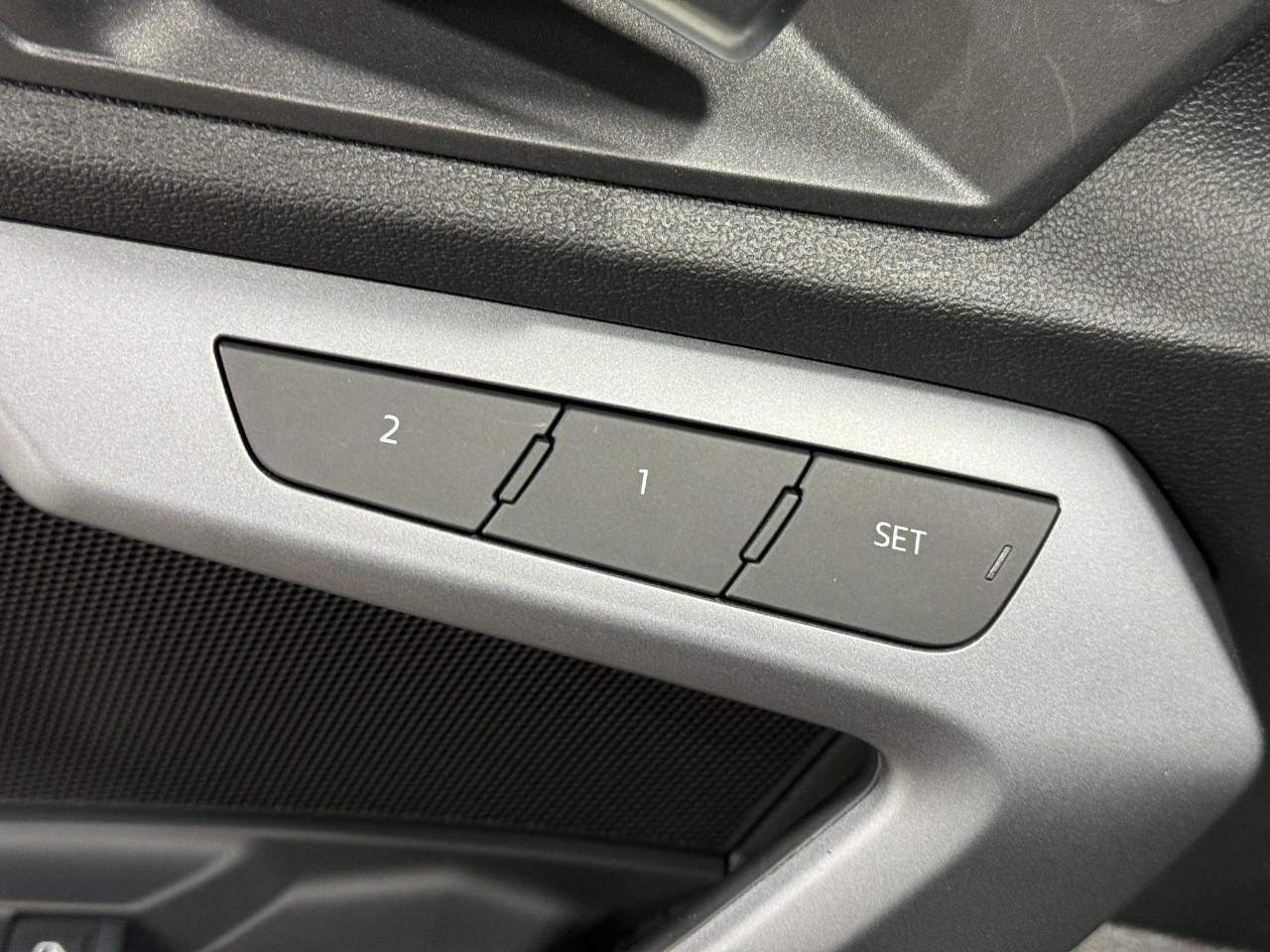 Audi A3 Vehicle Full-screen Gallery Image 24