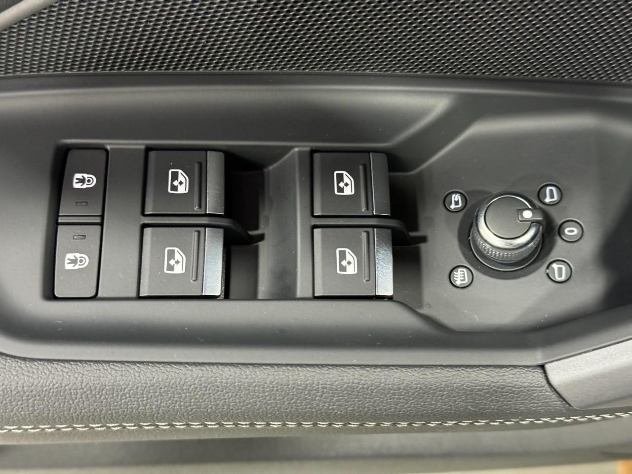 Audi A3 Vehicle Full-screen Gallery Image 25