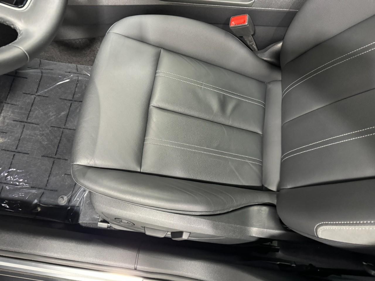 Audi A3 Vehicle Full-screen Gallery Image 28