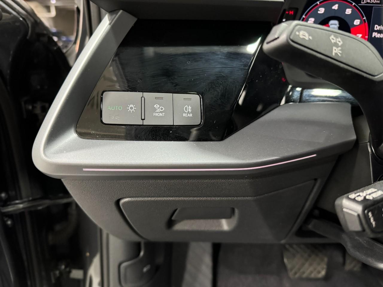 Audi A3 Vehicle Full-screen Gallery Image 30