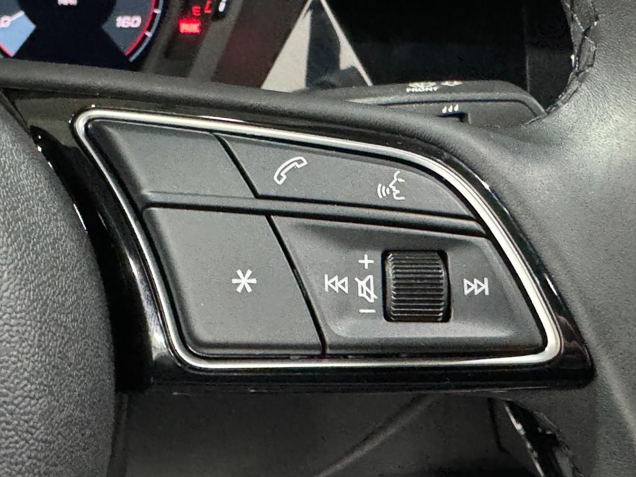 Audi A3 Vehicle Full-screen Gallery Image 33