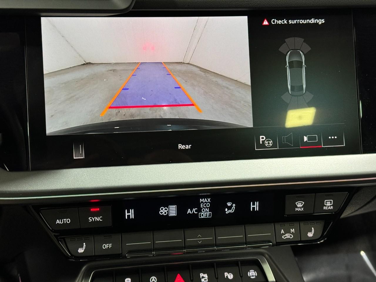 Audi A3 Vehicle Full-screen Gallery Image 35