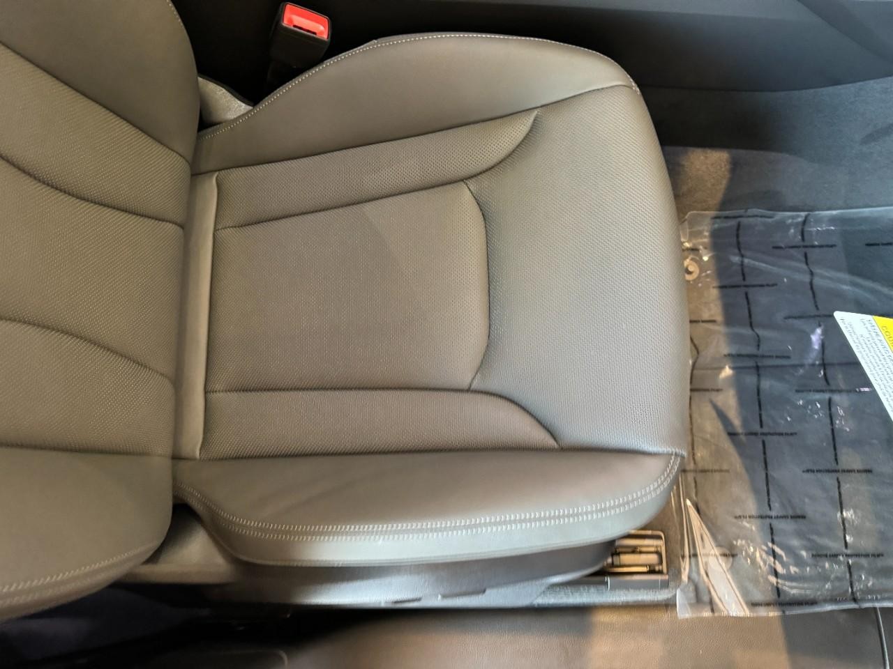 Audi Q7 Vehicle Full-screen Gallery Image 20