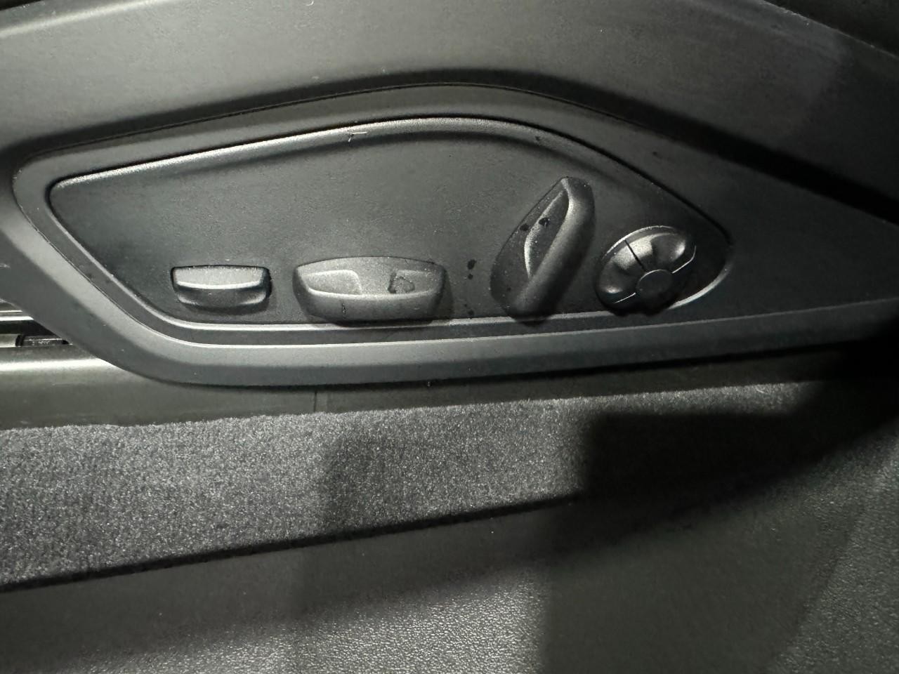 Audi e-tron GT Vehicle Full-screen Gallery Image 30