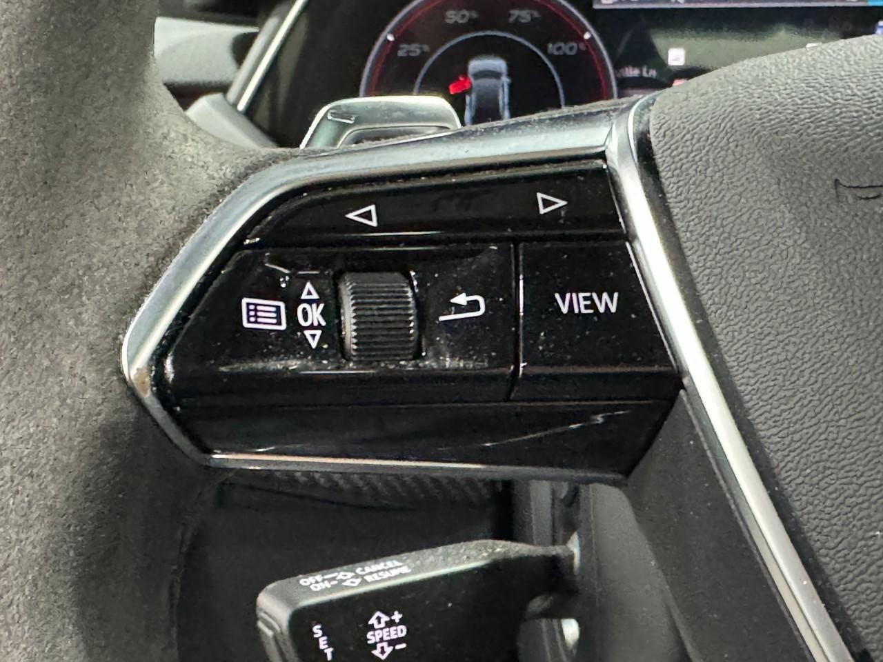 Audi e-tron GT Vehicle Full-screen Gallery Image 33