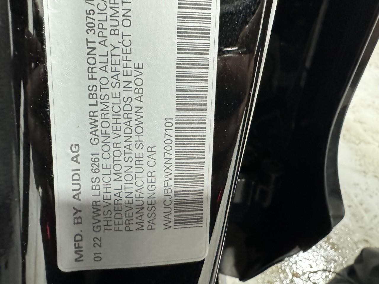 Audi e-tron GT Vehicle Full-screen Gallery Image 37