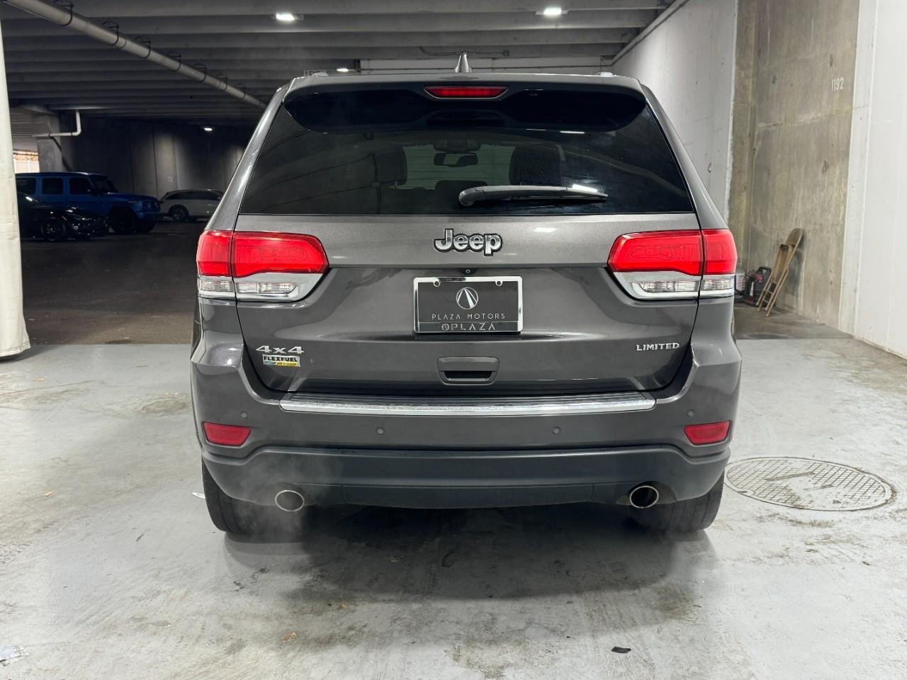 Jeep Grand Cherokee Vehicle Full-screen Gallery Image 9