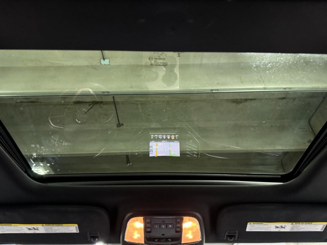 Jeep Grand Cherokee Vehicle Full-screen Gallery Image 12