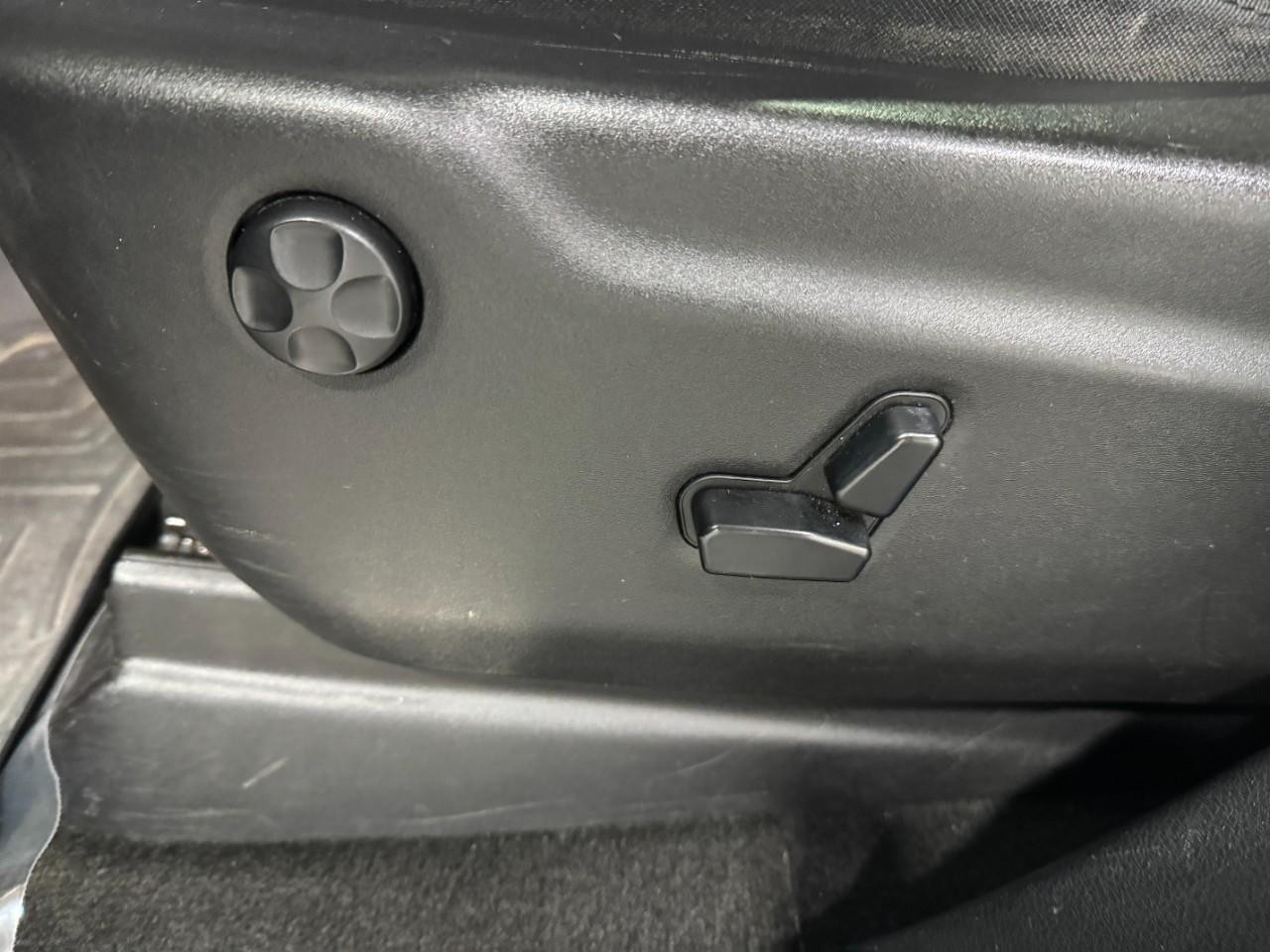 Jeep Grand Cherokee Vehicle Full-screen Gallery Image 27