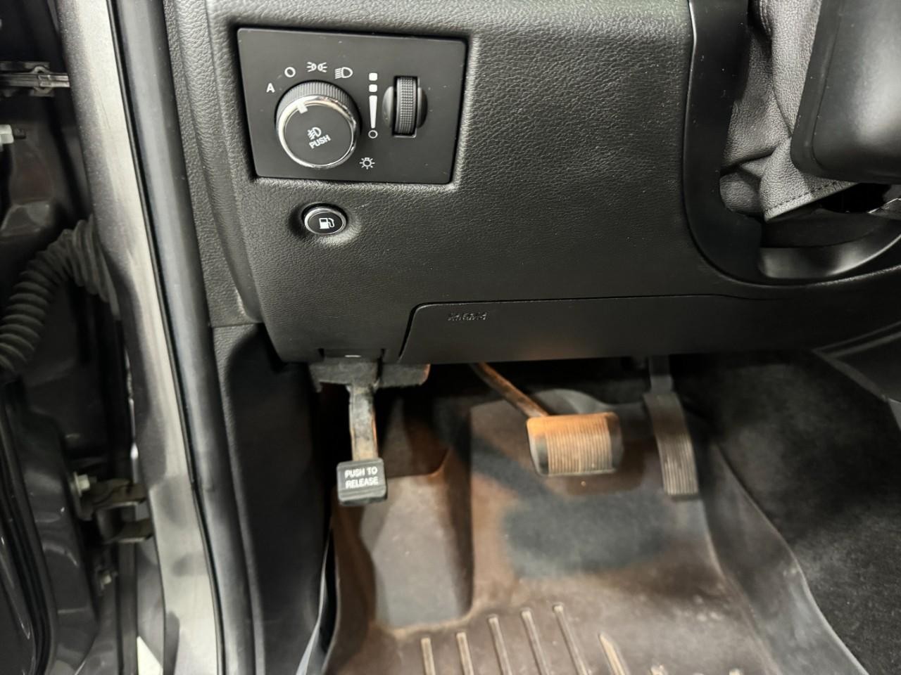 Jeep Grand Cherokee Vehicle Full-screen Gallery Image 28