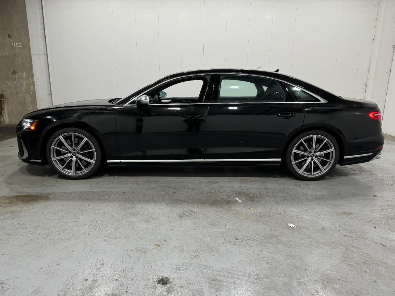 Audi S8 Vehicle Full-screen Gallery Image 2