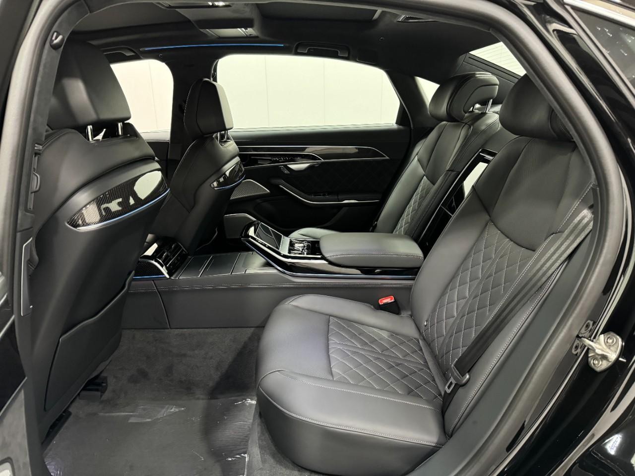 Audi S8 Vehicle Full-screen Gallery Image 8