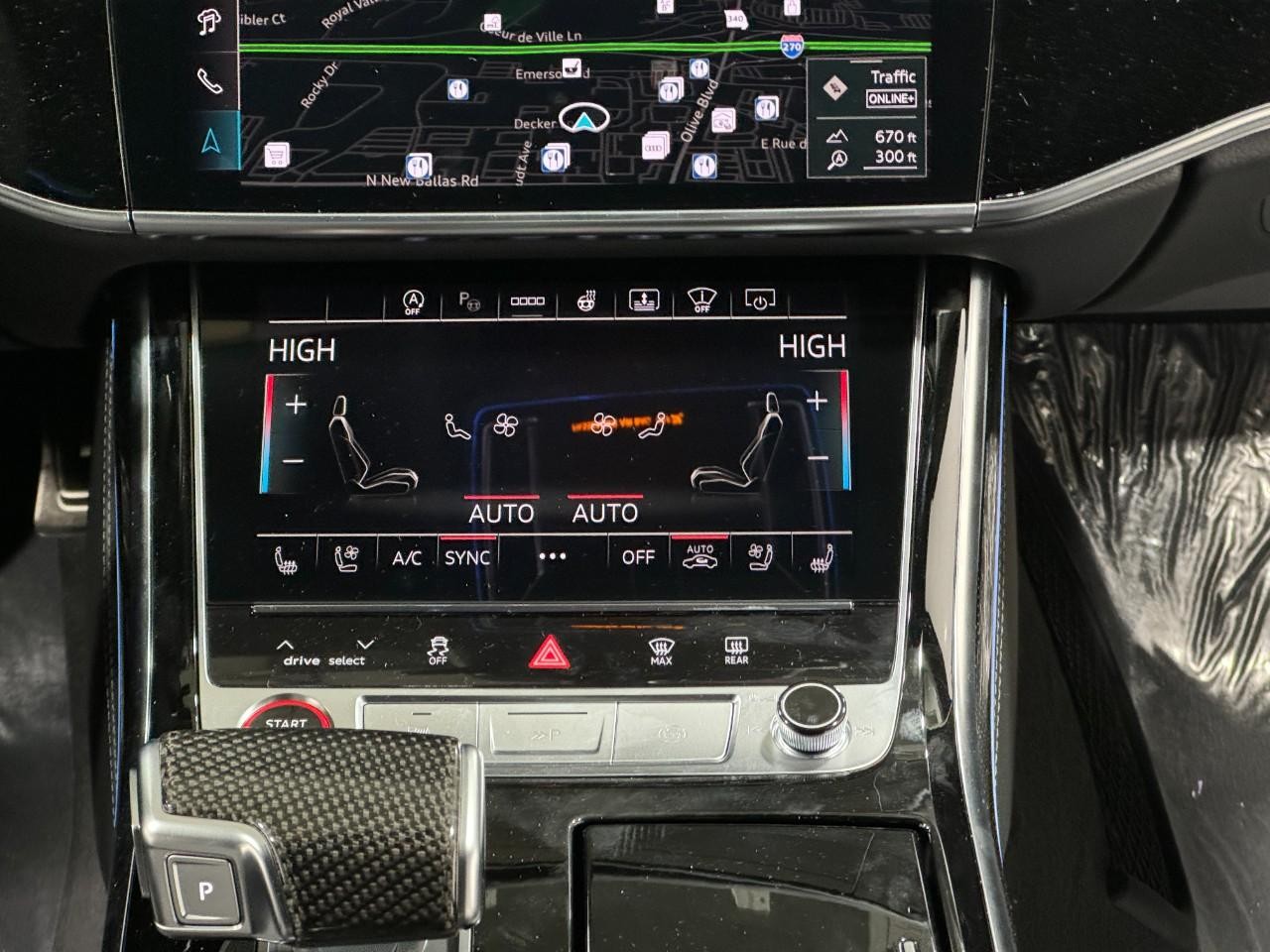 Audi S8 Vehicle Full-screen Gallery Image 16