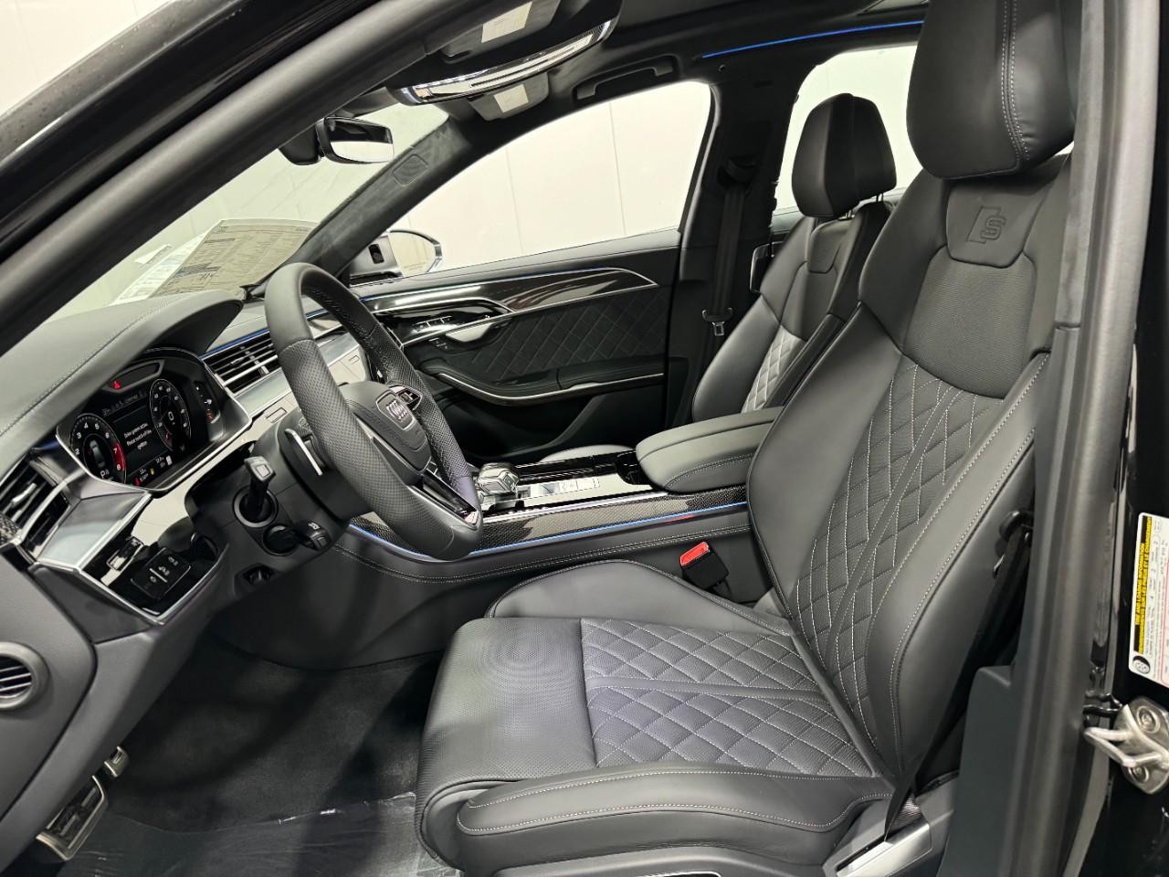 Audi S8 Vehicle Full-screen Gallery Image 28