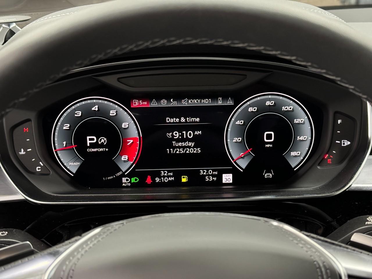 Audi S8 Vehicle Full-screen Gallery Image 35