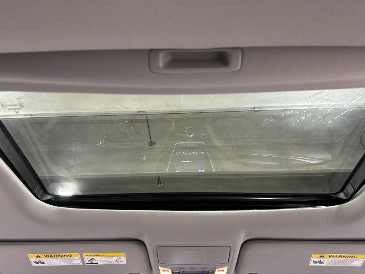 Acura MDX Vehicle Full-screen Gallery Image 14