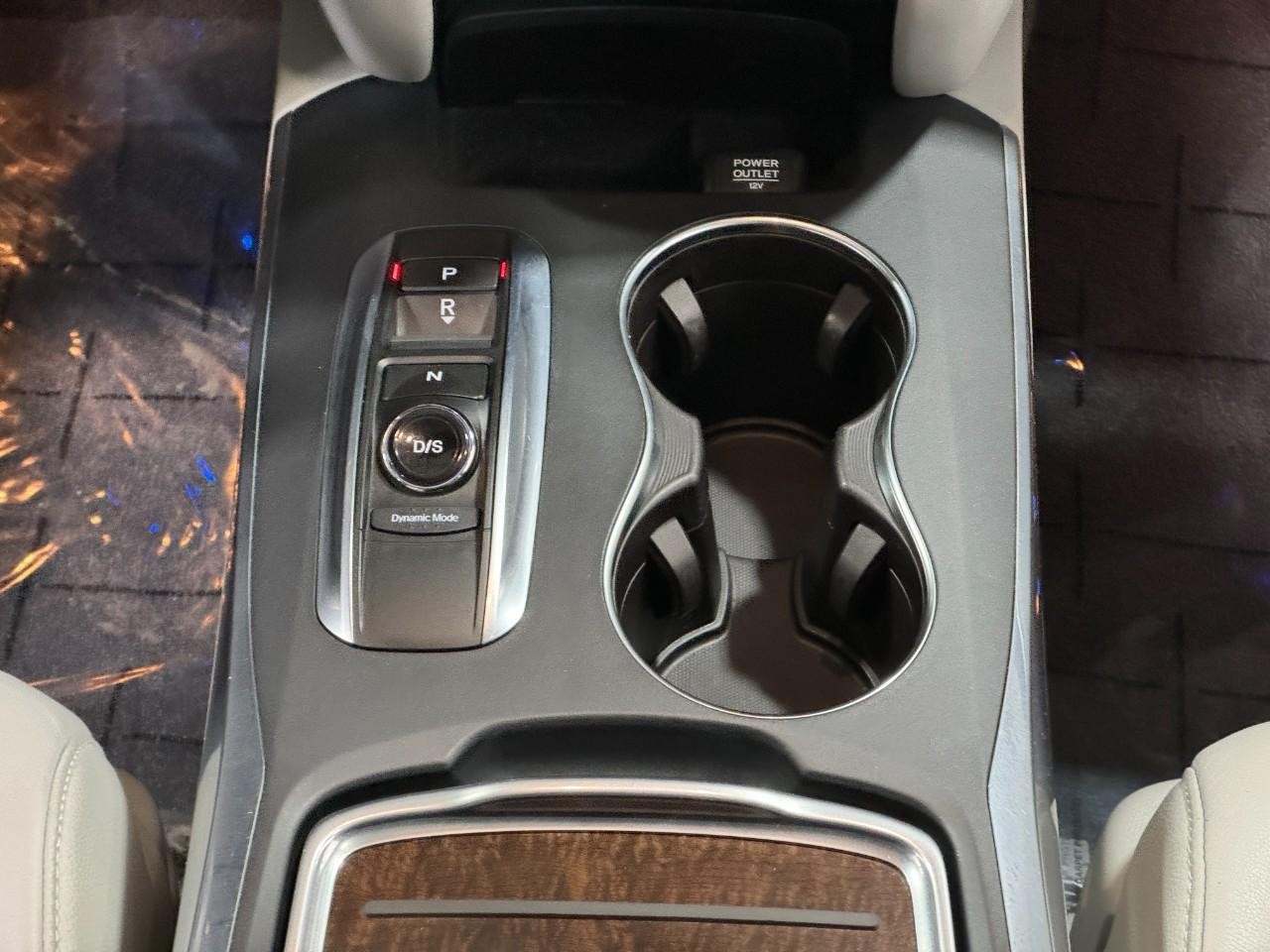 Acura MDX Vehicle Full-screen Gallery Image 19