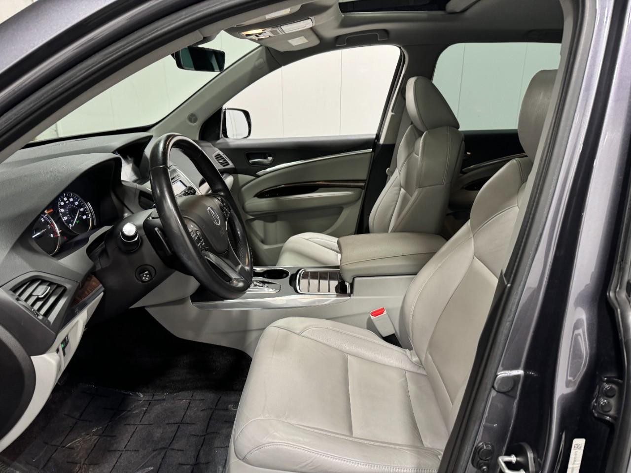 Acura MDX Vehicle Full-screen Gallery Image 28