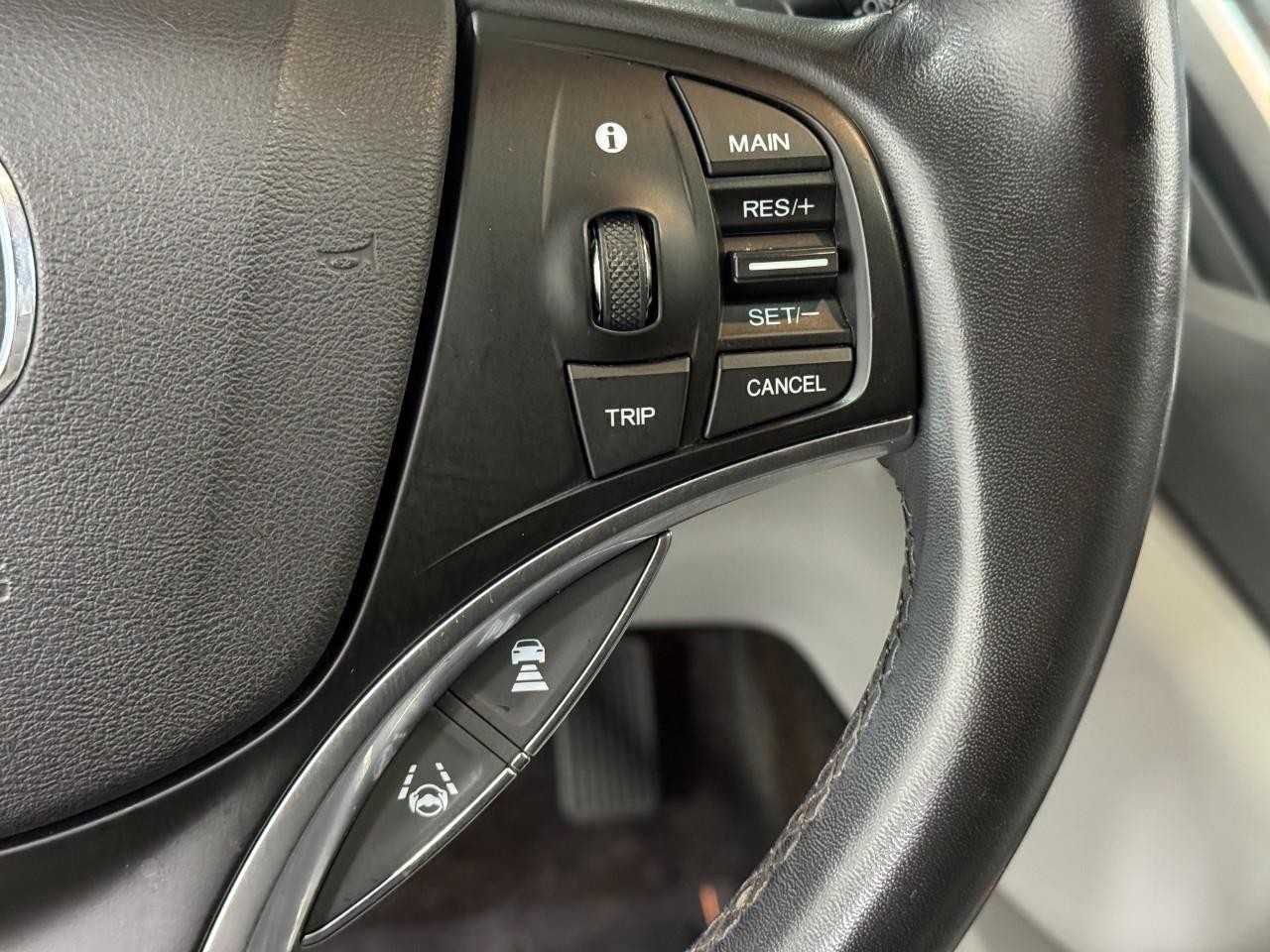 Acura MDX Vehicle Full-screen Gallery Image 33