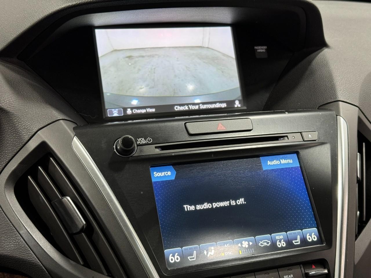 Acura MDX Vehicle Full-screen Gallery Image 35