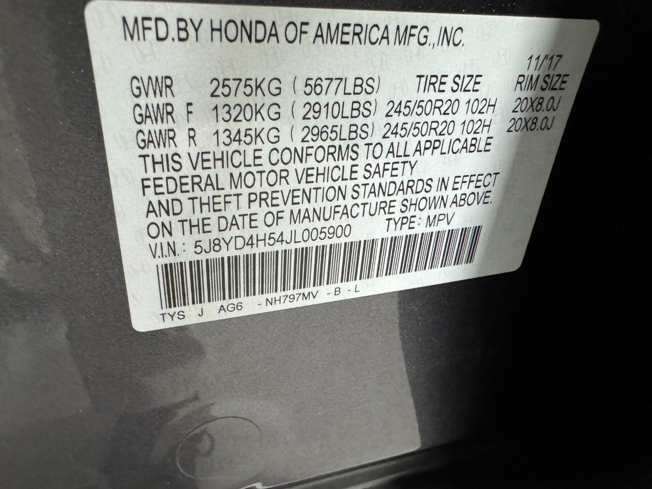 Acura MDX Vehicle Full-screen Gallery Image 36