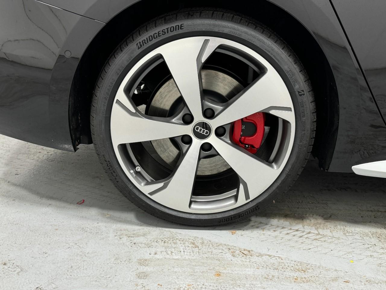 Audi S5 Vehicle Full-screen Gallery Image 5