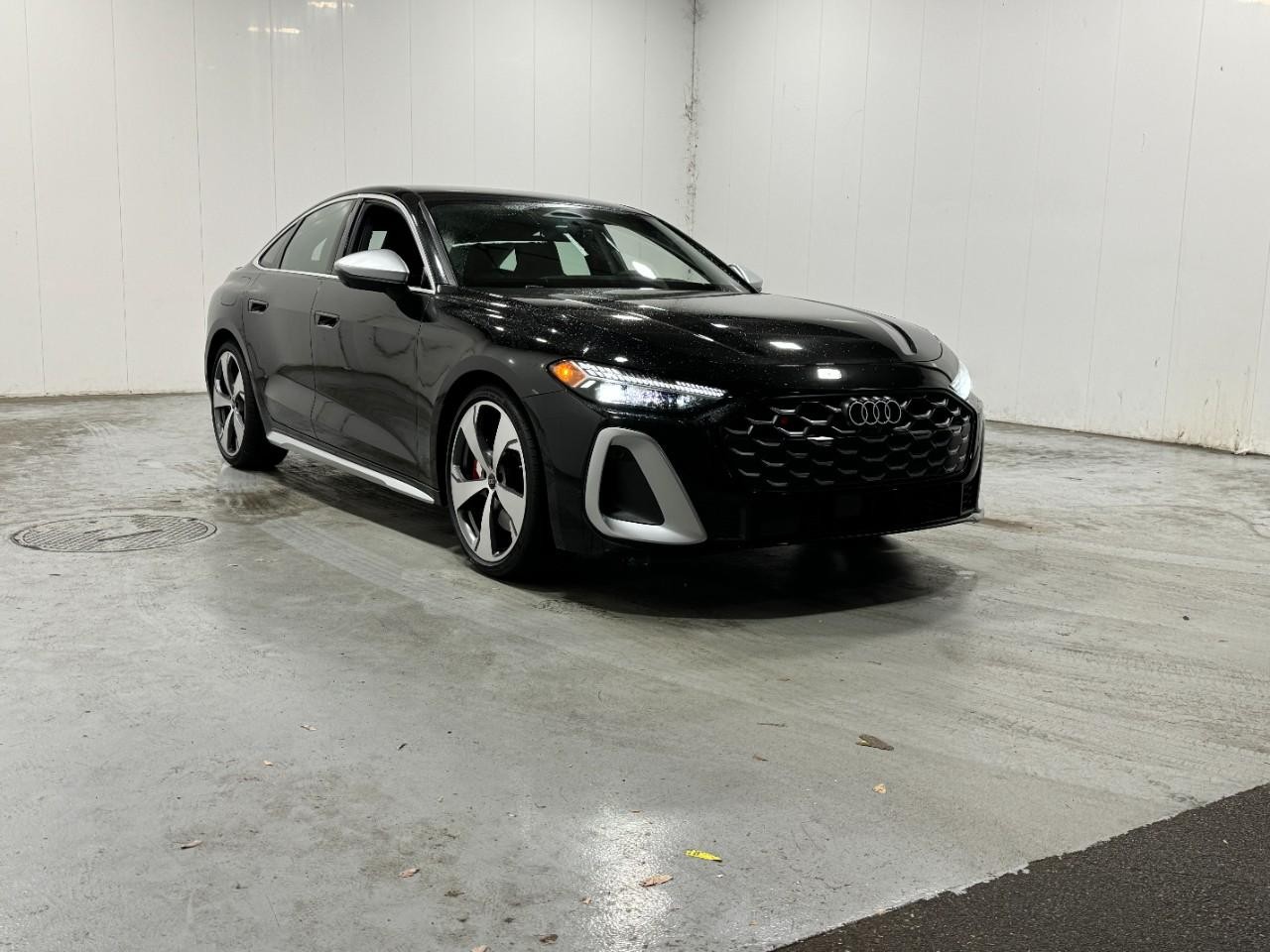 Audi S5 Vehicle Full-screen Gallery Image 6