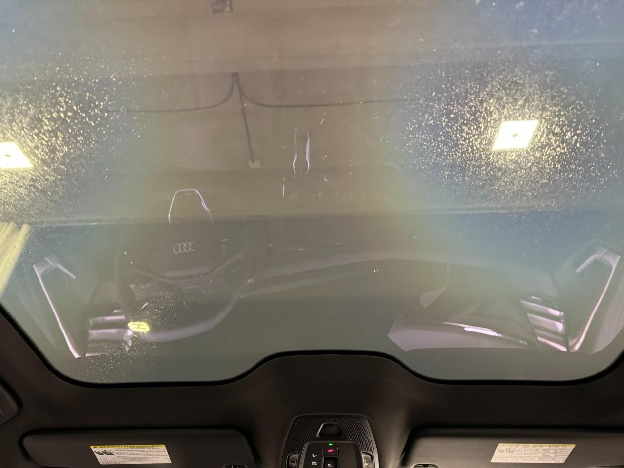 Audi S5 Vehicle Full-screen Gallery Image 12