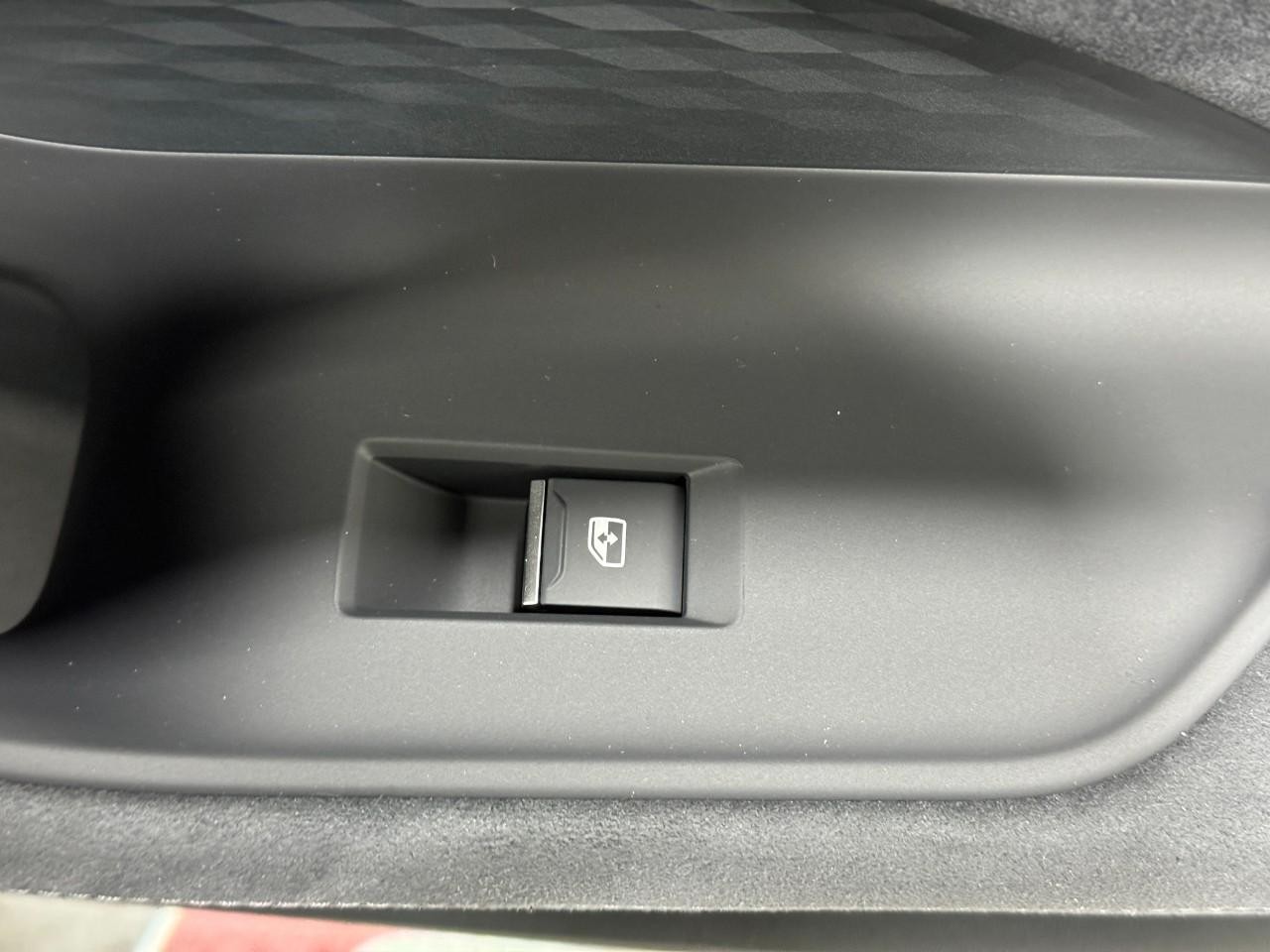 Audi S5 Vehicle Full-screen Gallery Image 22