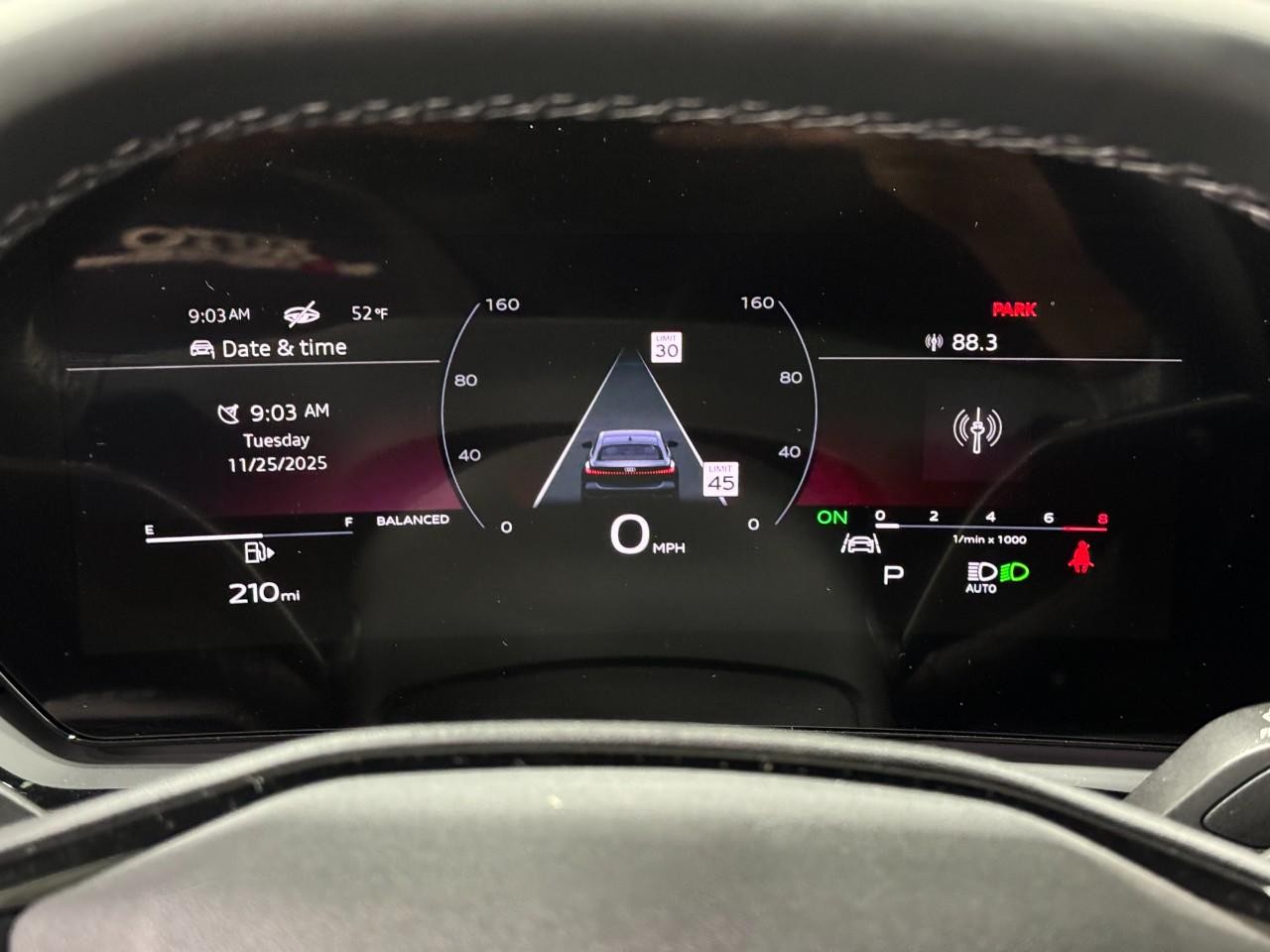 Audi S5 Vehicle Full-screen Gallery Image 31