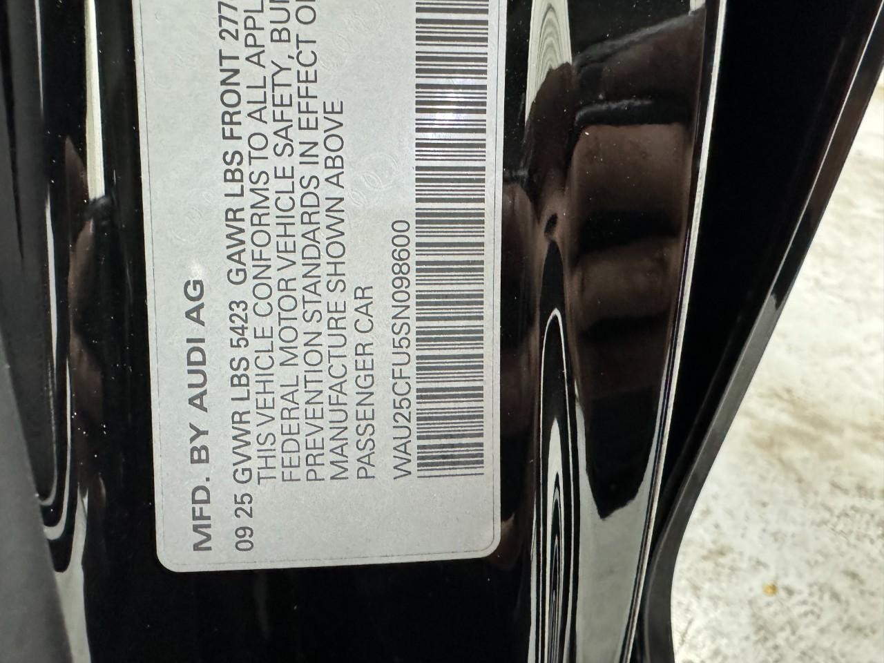 Audi S5 Vehicle Full-screen Gallery Image 33