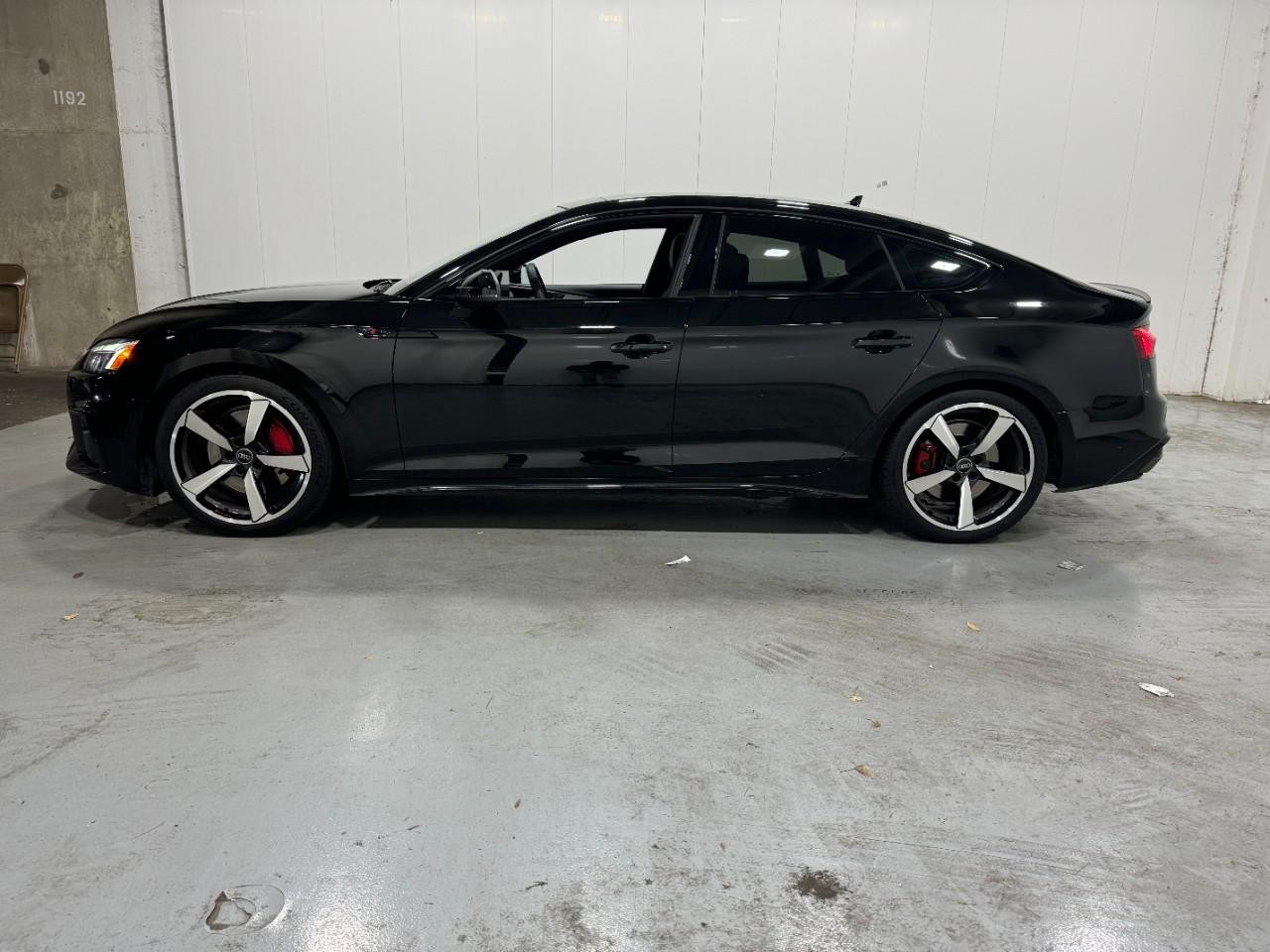 Audi A5 Sportback Vehicle Full-screen Gallery Image 02