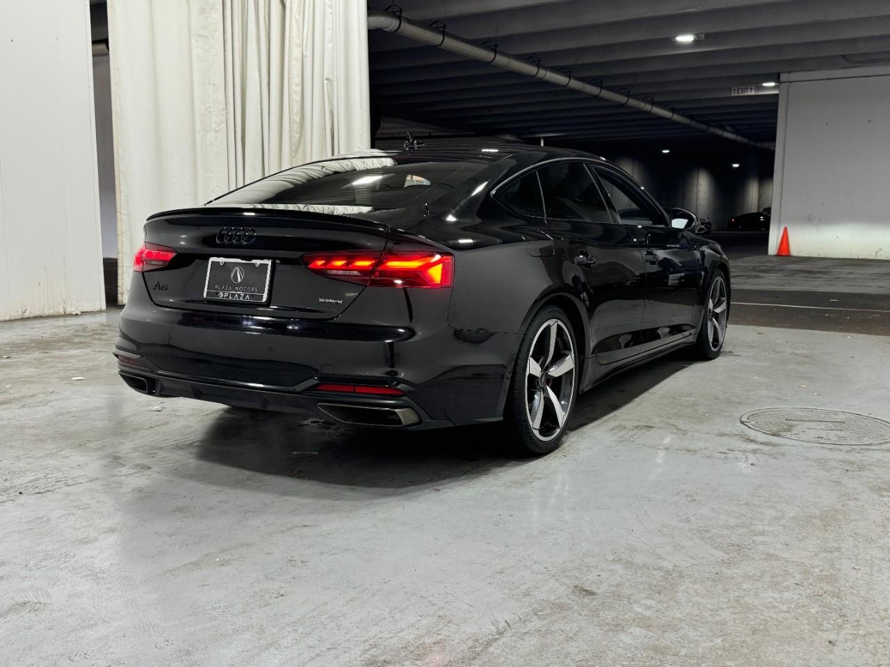 Audi A5 Sportback Vehicle Full-screen Gallery Image 04