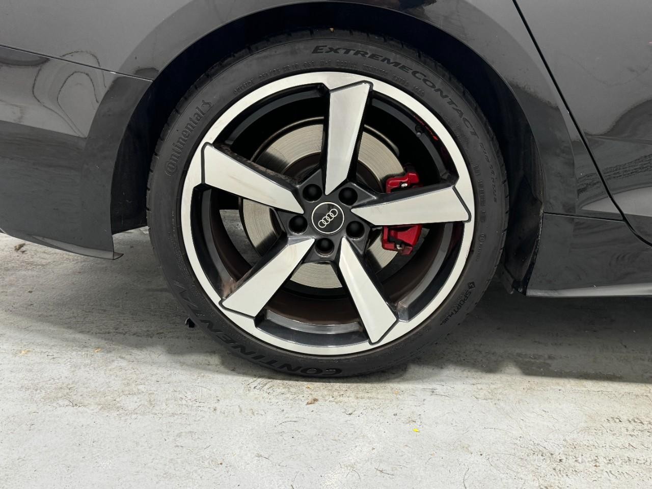 Audi A5 Sportback Vehicle Full-screen Gallery Image 05