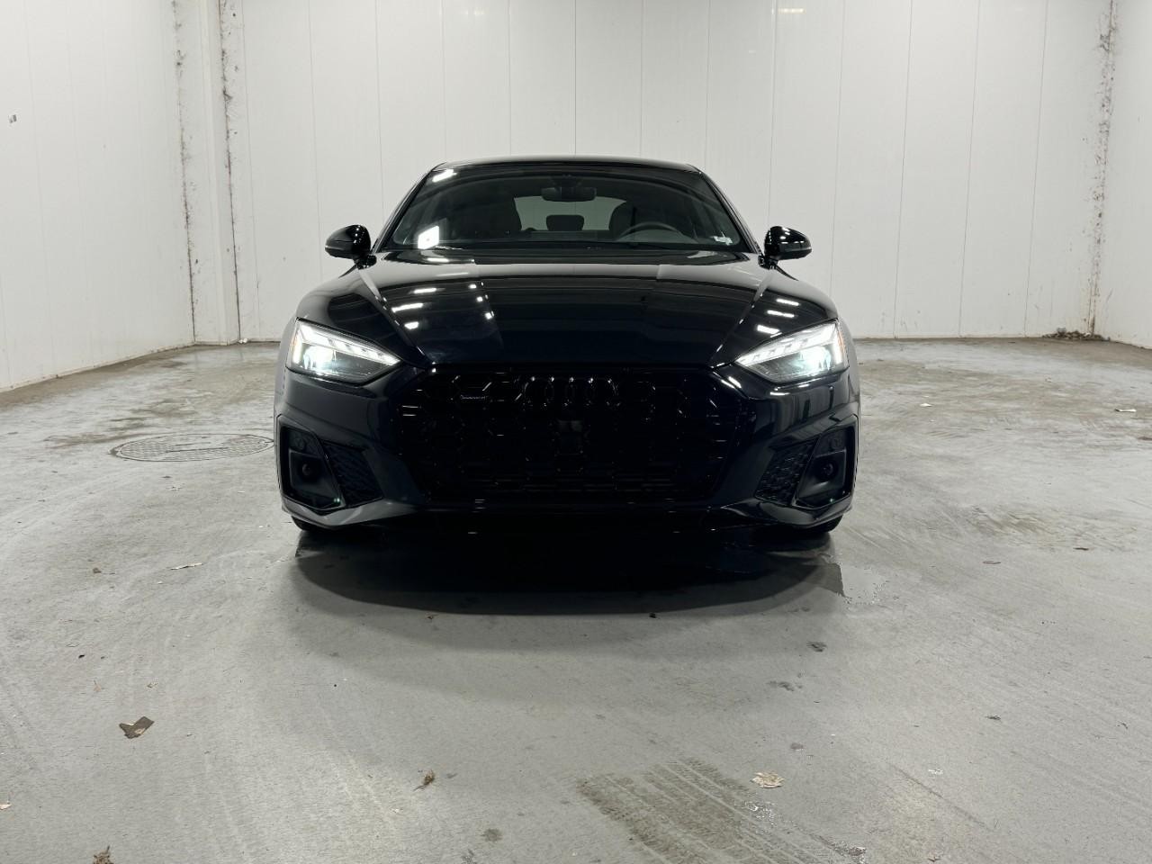 Audi A5 Sportback Vehicle Full-screen Gallery Image 07