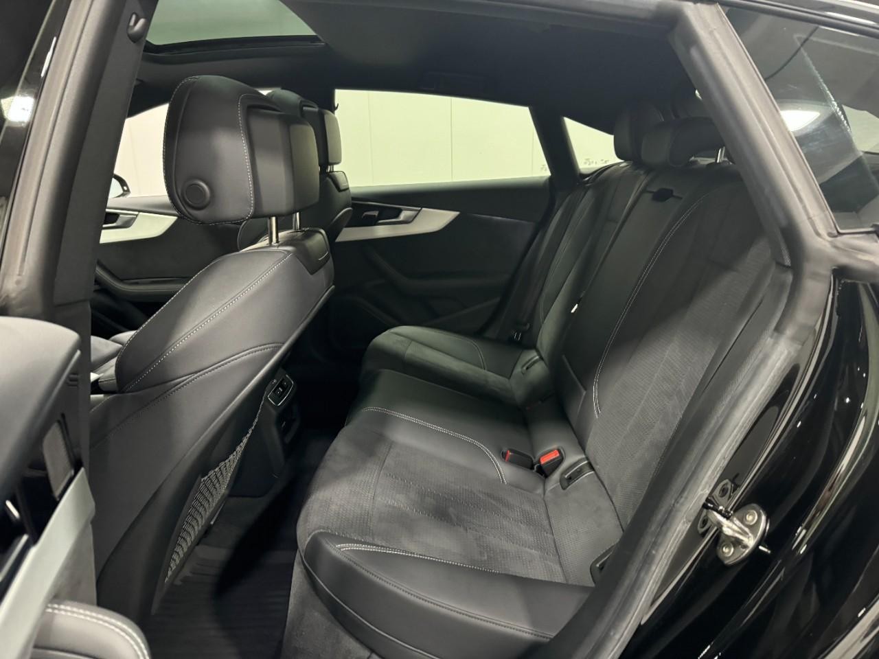 Audi A5 Sportback Vehicle Full-screen Gallery Image 08