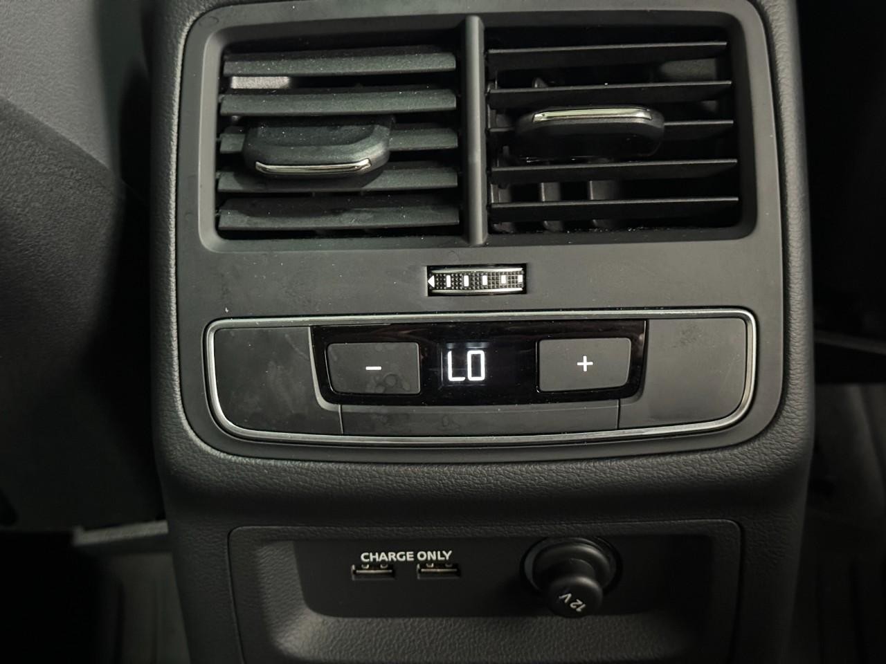 Audi A5 Sportback Vehicle Full-screen Gallery Image 11