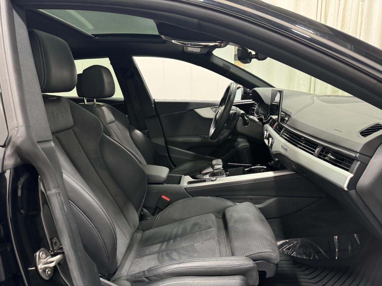 Audi A5 Sportback Vehicle Full-screen Gallery Image 19