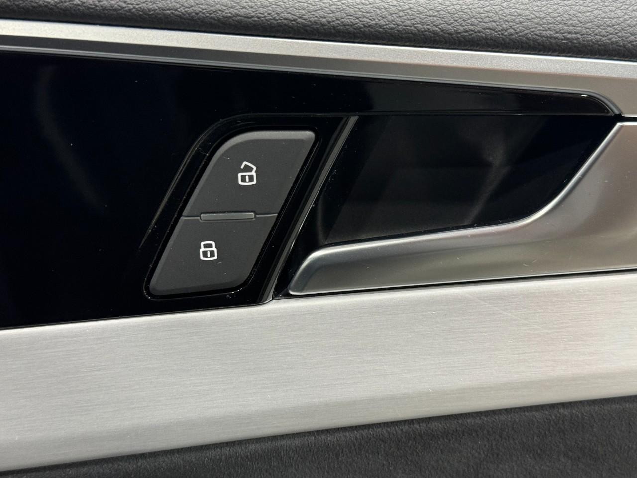 Audi A5 Sportback Vehicle Full-screen Gallery Image 22