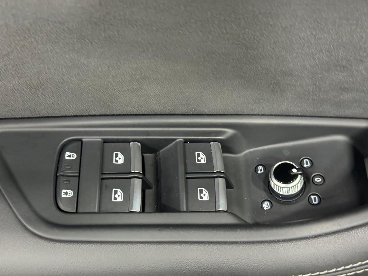 Audi A5 Sportback Vehicle Full-screen Gallery Image 25