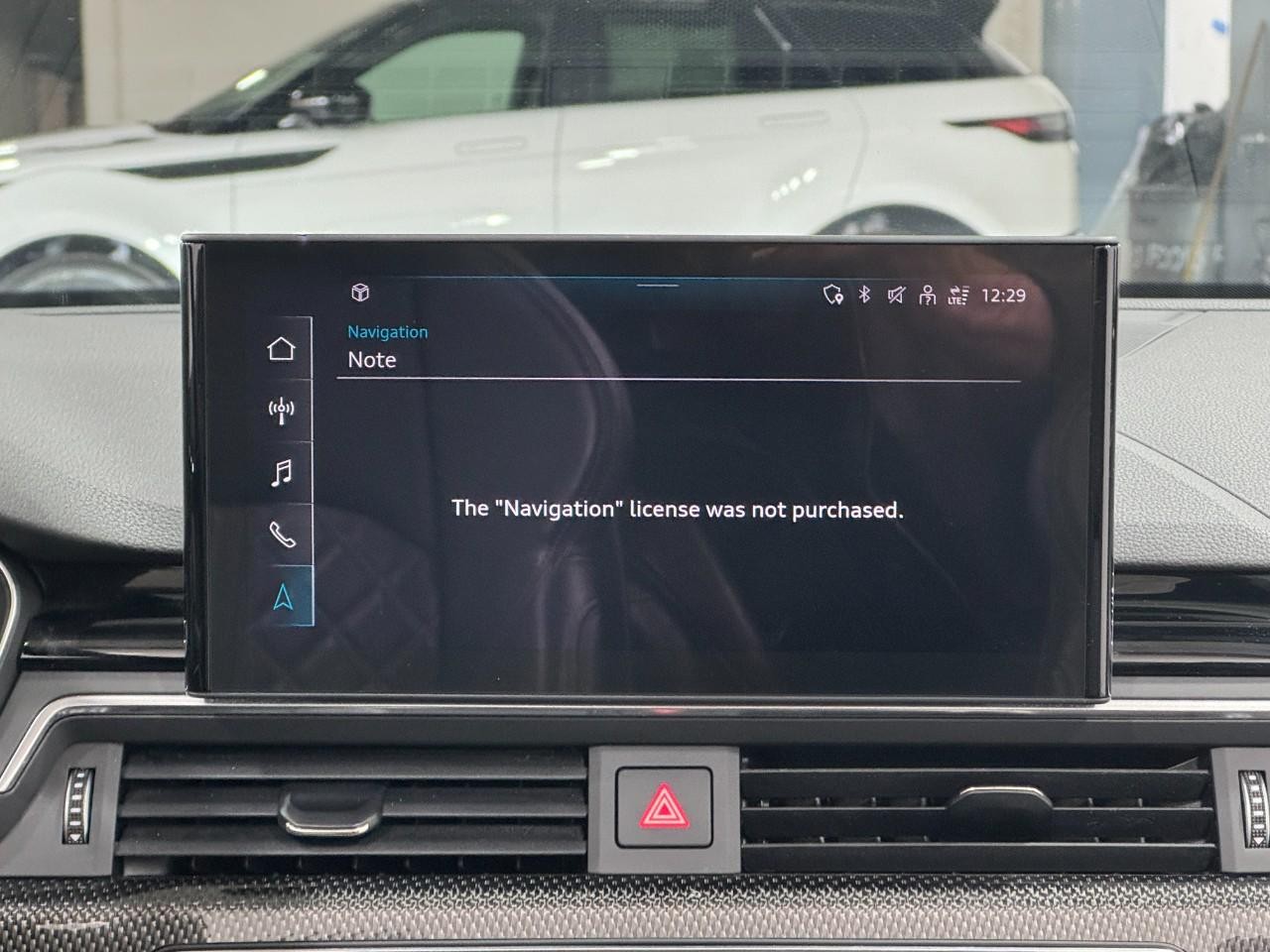 Audi S5 Cabriolet Vehicle Full-screen Gallery Image 14