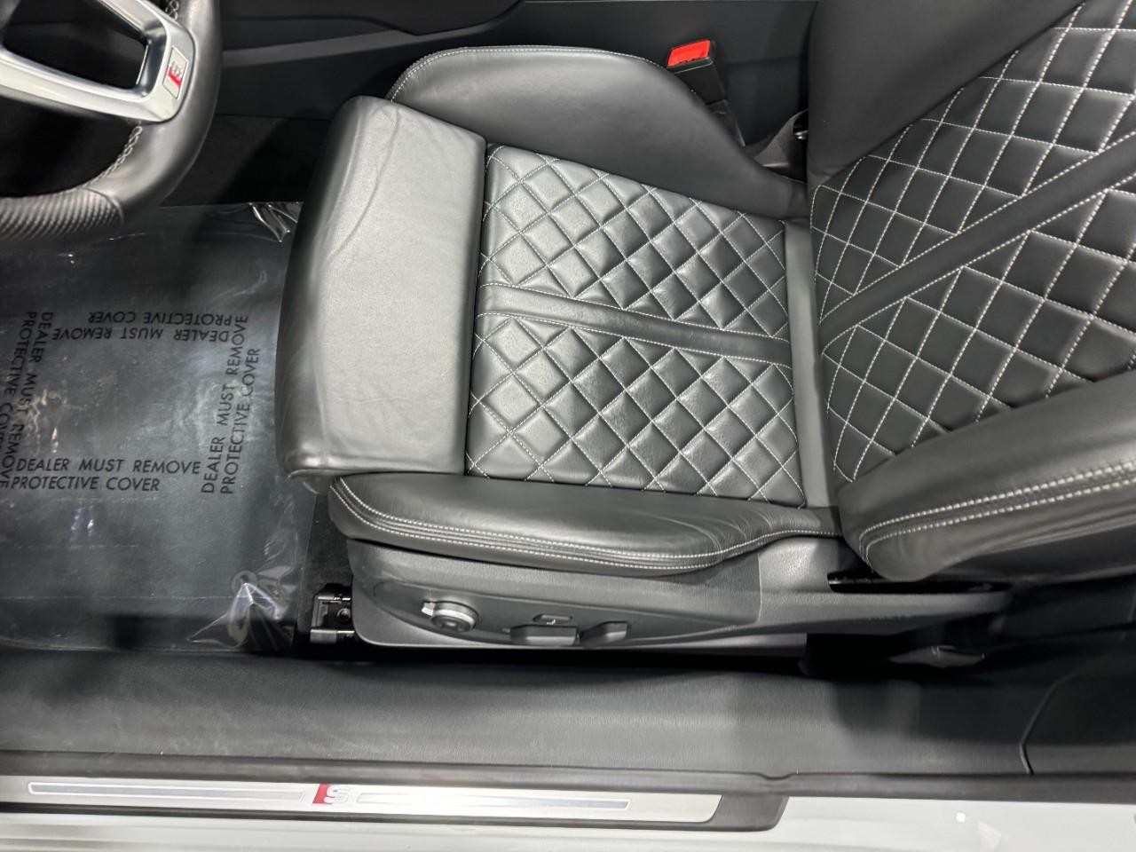 Audi S5 Cabriolet Vehicle Full-screen Gallery Image 28