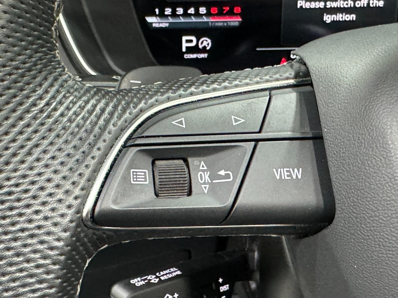 Audi S5 Cabriolet Vehicle Full-screen Gallery Image 32